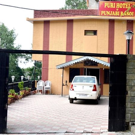 Kasauli Hotel Puri Екстериор снимка