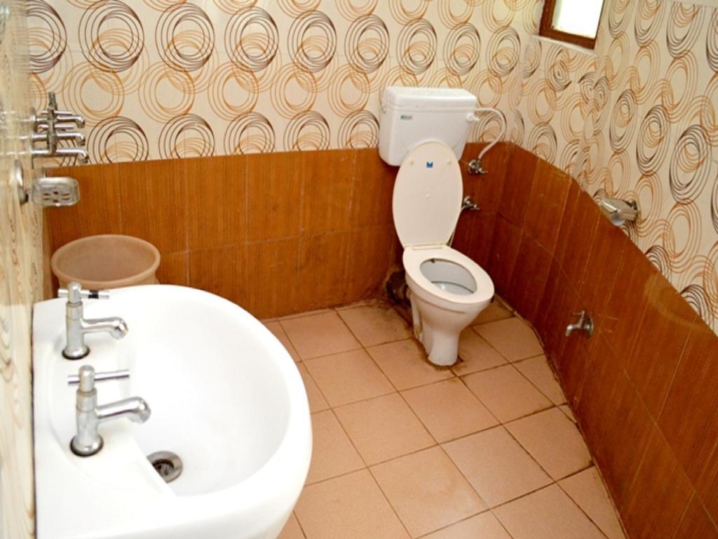 Kasauli Hotel Puri Стая снимка