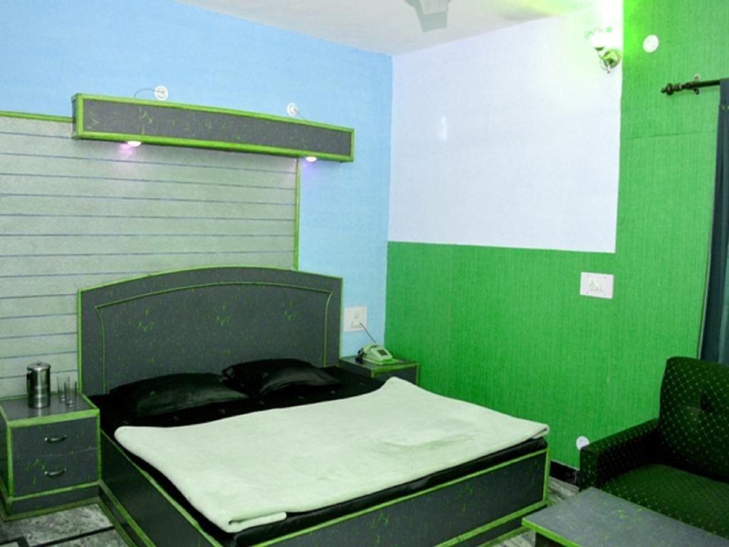 Kasauli Hotel Puri Стая снимка