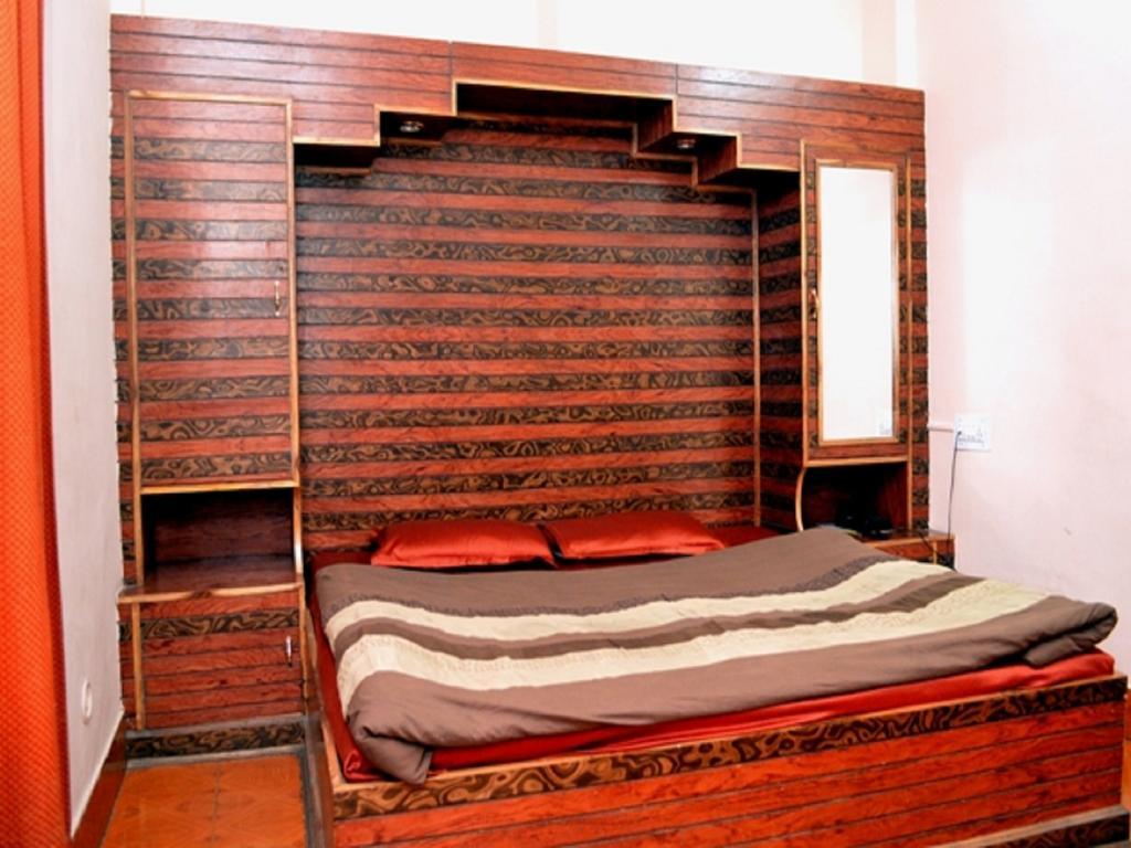Kasauli Hotel Puri Екстериор снимка