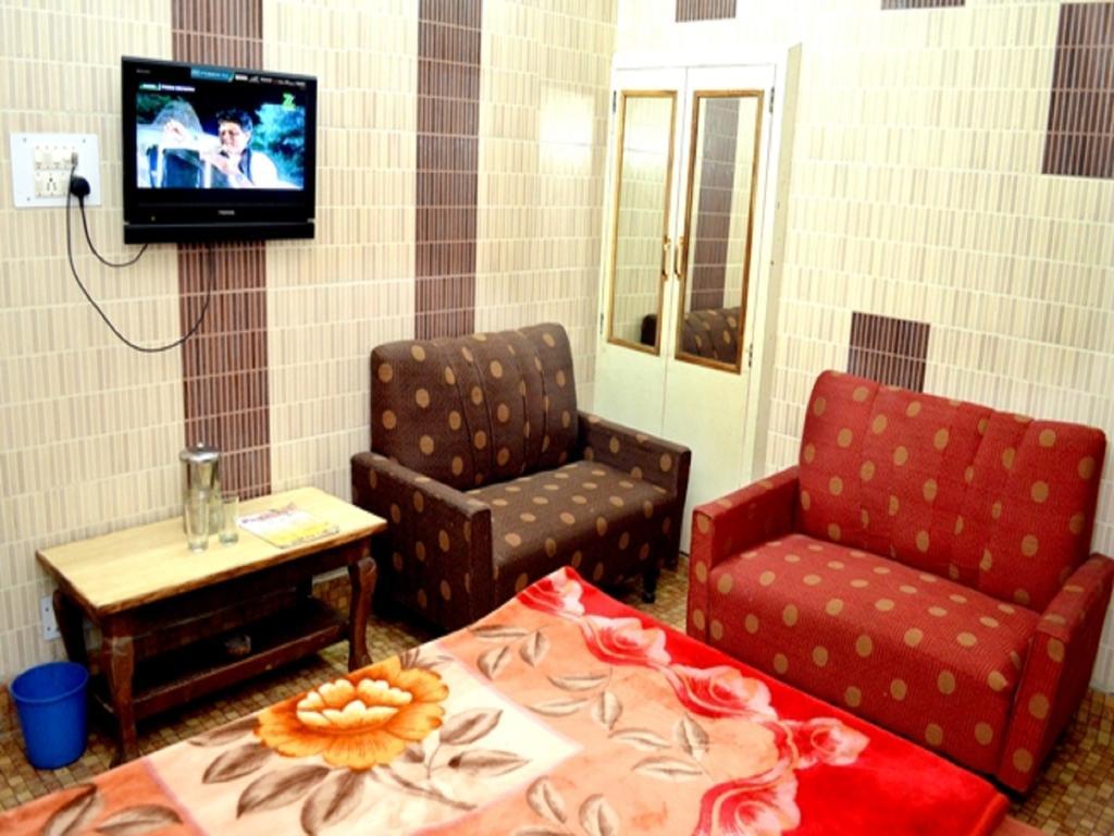 Kasauli Hotel Puri Екстериор снимка